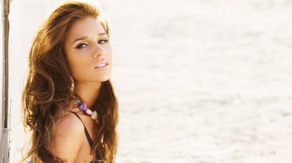 С девушками на рабочий стол большие