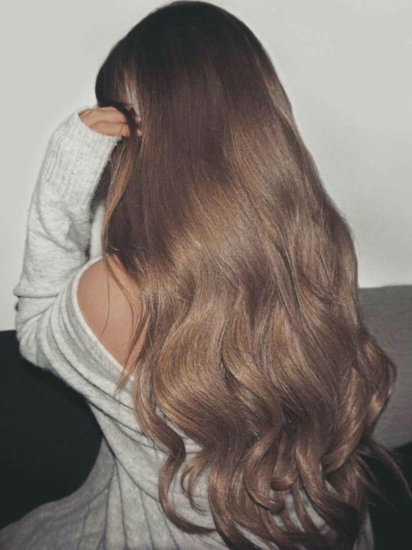 С девушками со спины с темными волосами