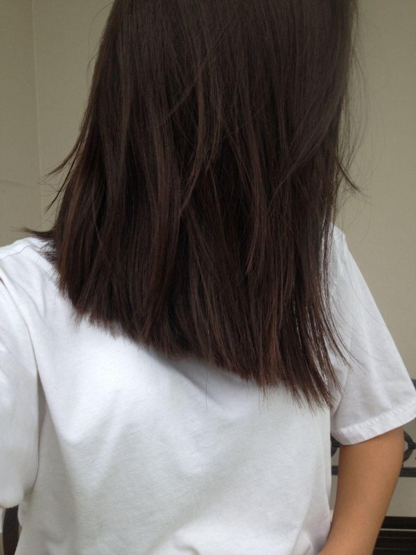 С девушками со спины с темными волосами