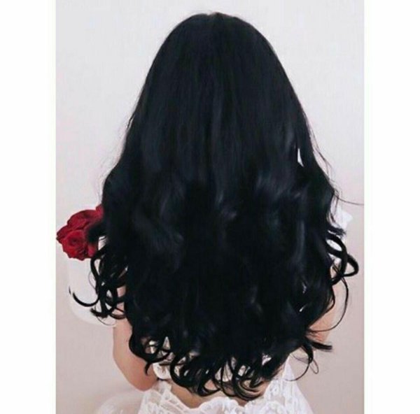 С девушками со спины с темными волосами