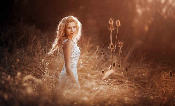 Света девушка