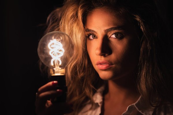 Света девушка