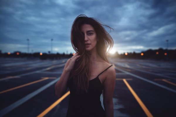 Света девушка