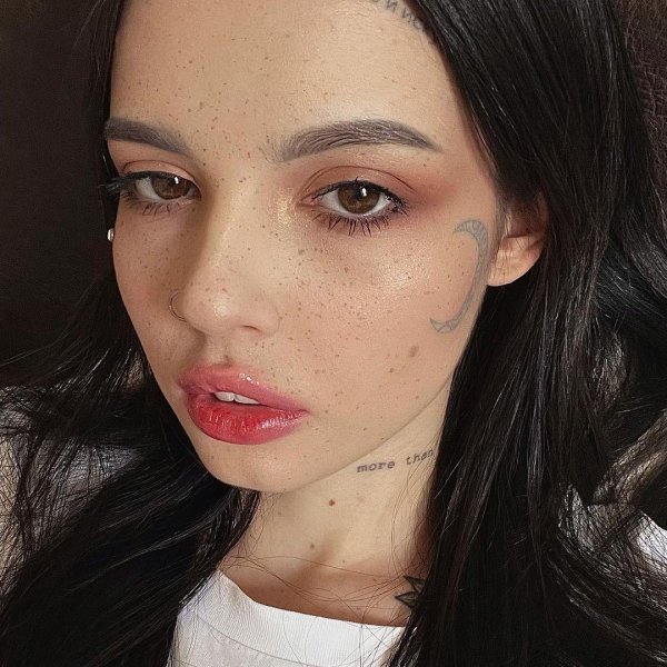 Алина девушка