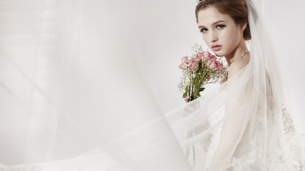 Девушка нежность