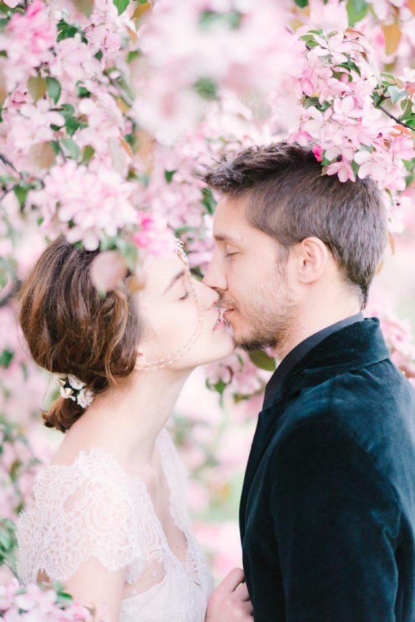 Девушка нежность