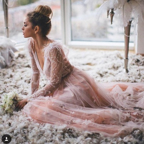 Девушка нежность