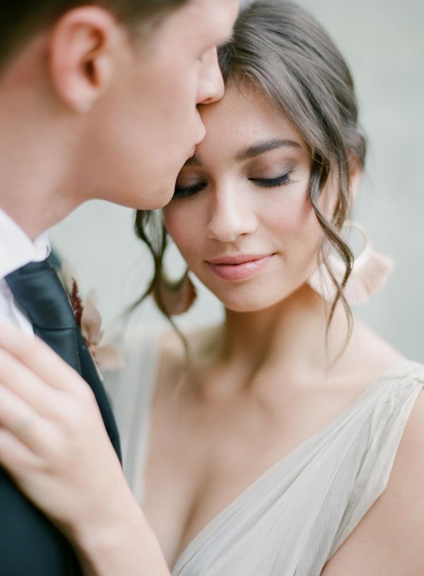 Девушка нежность