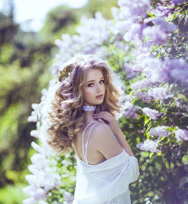 Девушка нежность