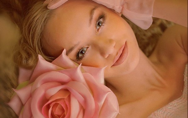 Девушка нежность