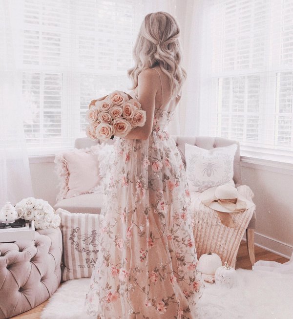 Девушка нежность