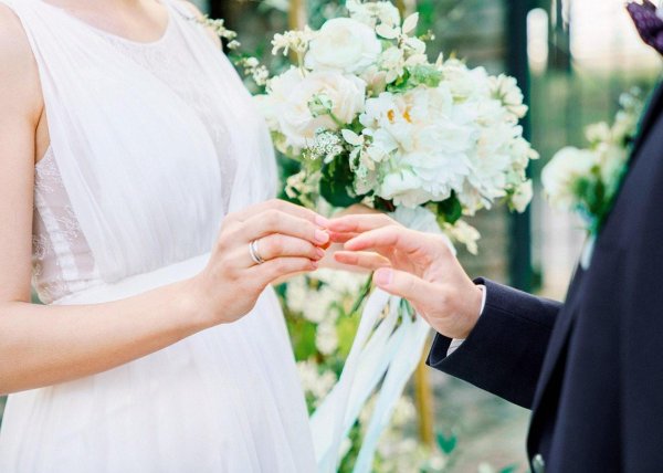 Девушка нежность