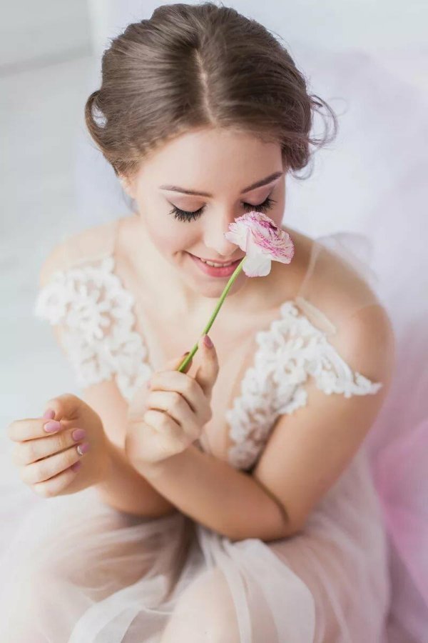 Девушка нежность