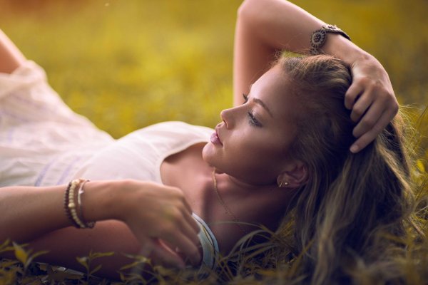 Девушка нежность