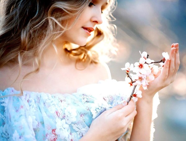 Девушка нежность