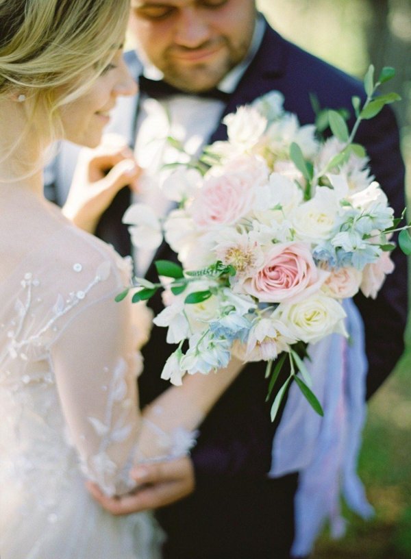 Девушка нежность