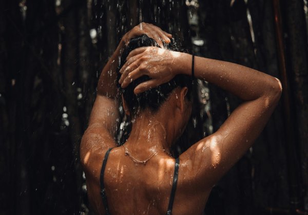 Девушка душа