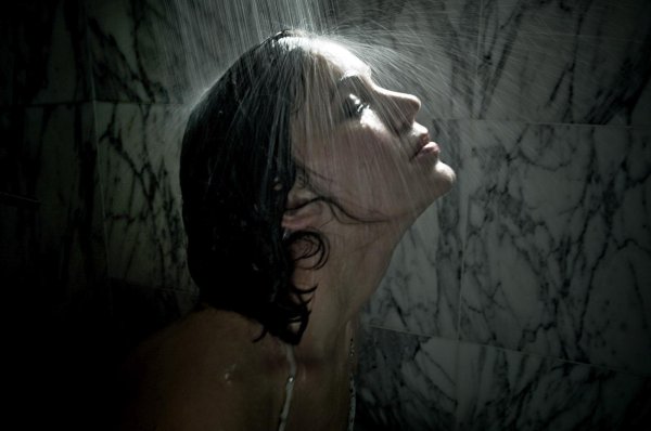 Девушка душа