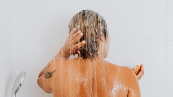 Девушка душа