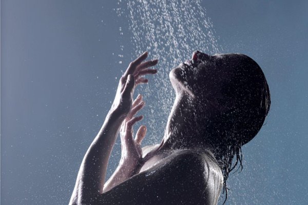 Девушка душа