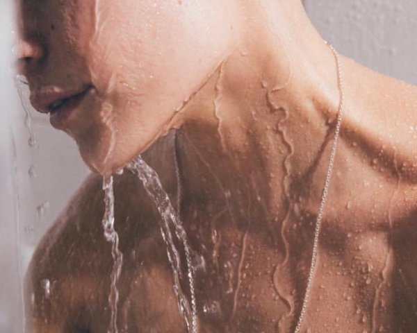 Девушка душа