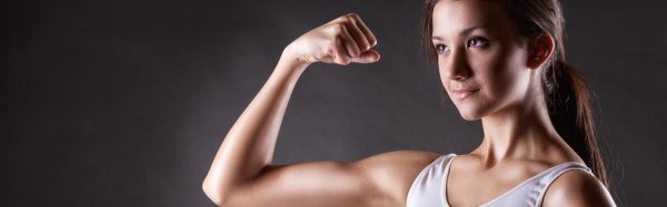 Девушка сильная