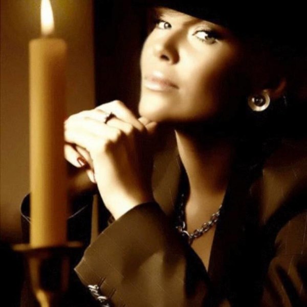 Девушка сильная