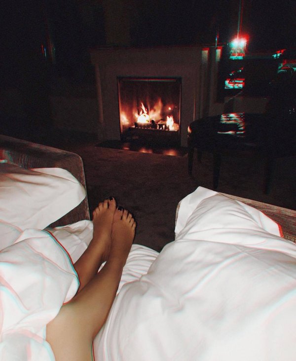 Постель девушка