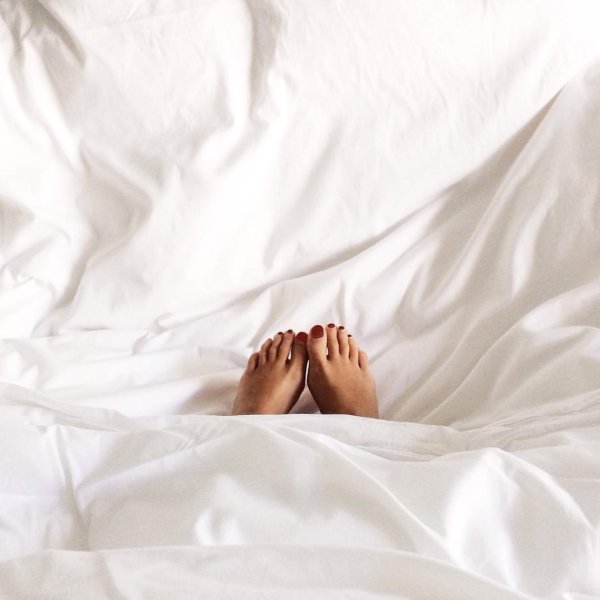 Постель девушка