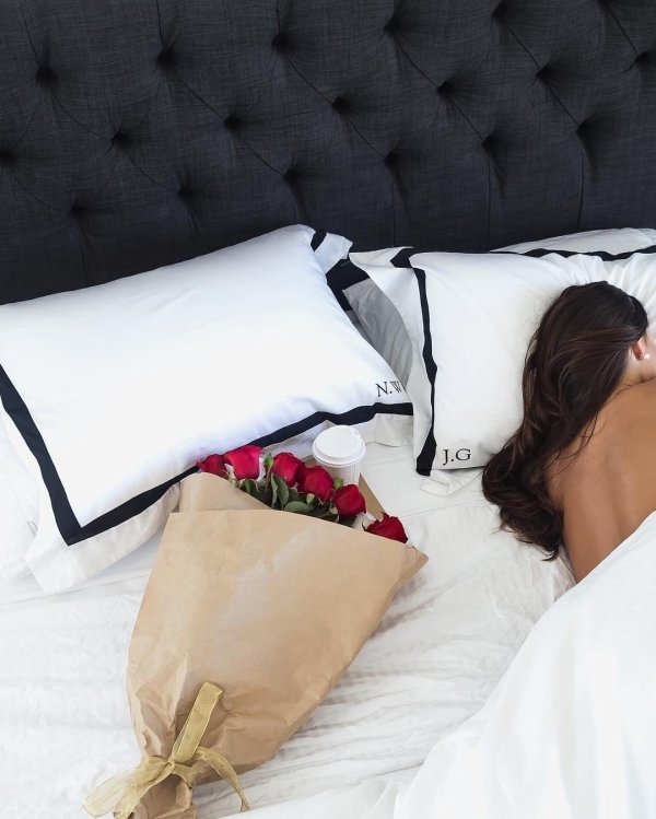 Постель девушка