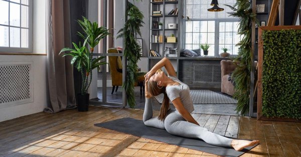 Девушка занимаются