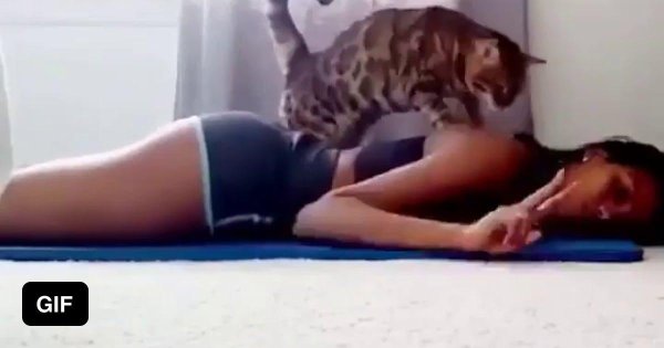 Девушка занимаются