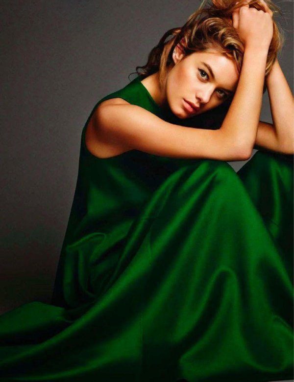 Зеленая девушка