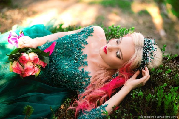 Зеленая девушка