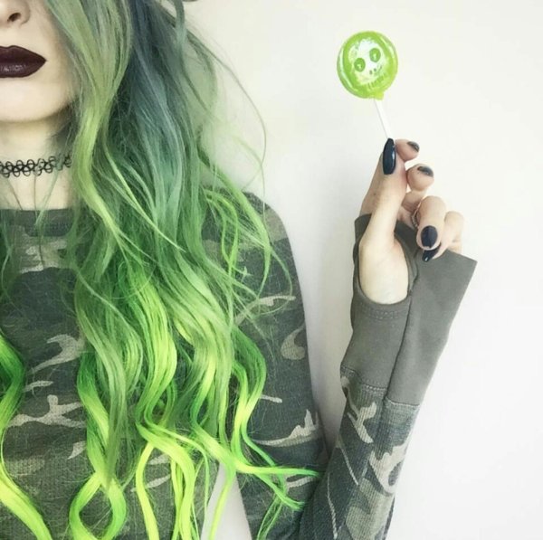 Зеленая девушка