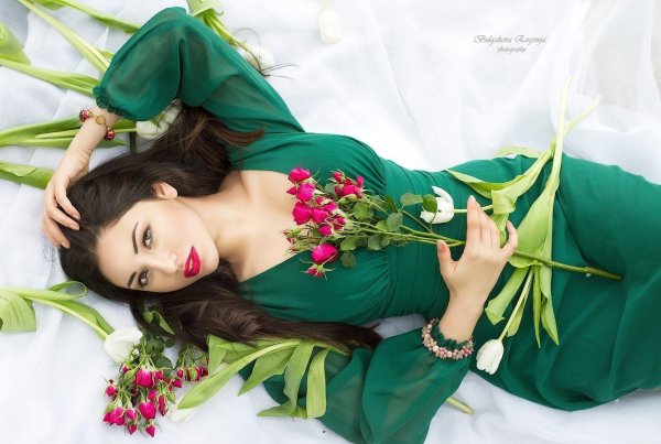 Зеленая девушка