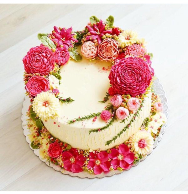 украшение торта кремовыми цветами