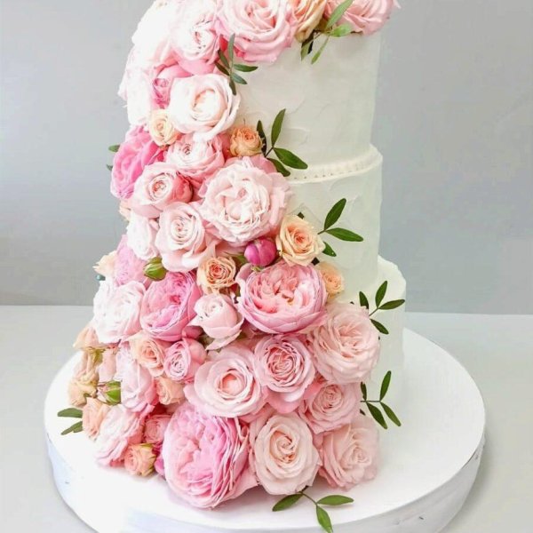 свадебный торт с пионами