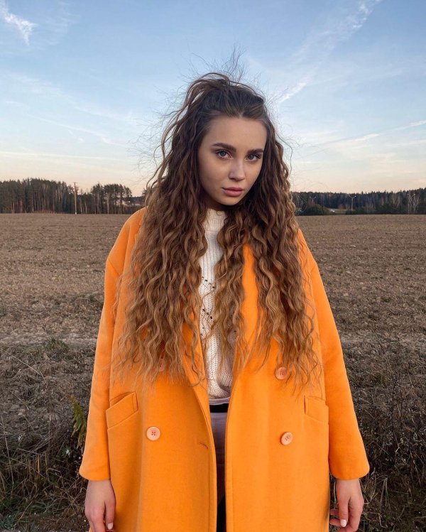 Девушка юля