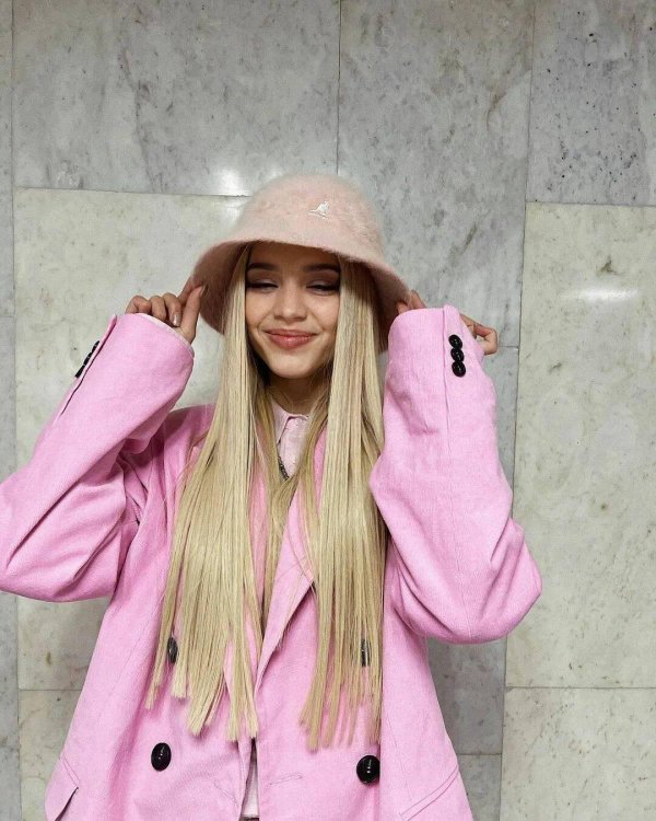 Девушка юля