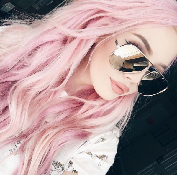 Девушка розовый