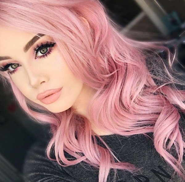 Девушка розовый