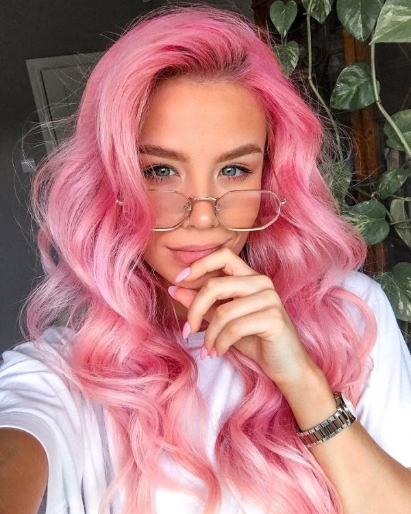 Девушка розовый