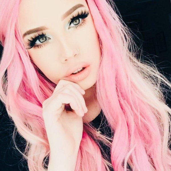 Девушка розовый