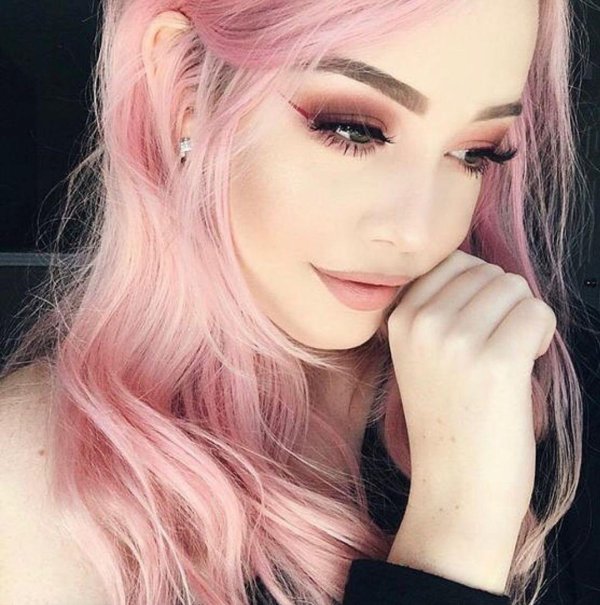 Девушка розовый