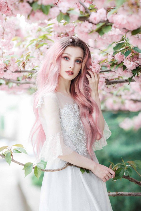 Девушка розовый