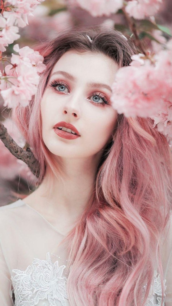 Девушка розовый