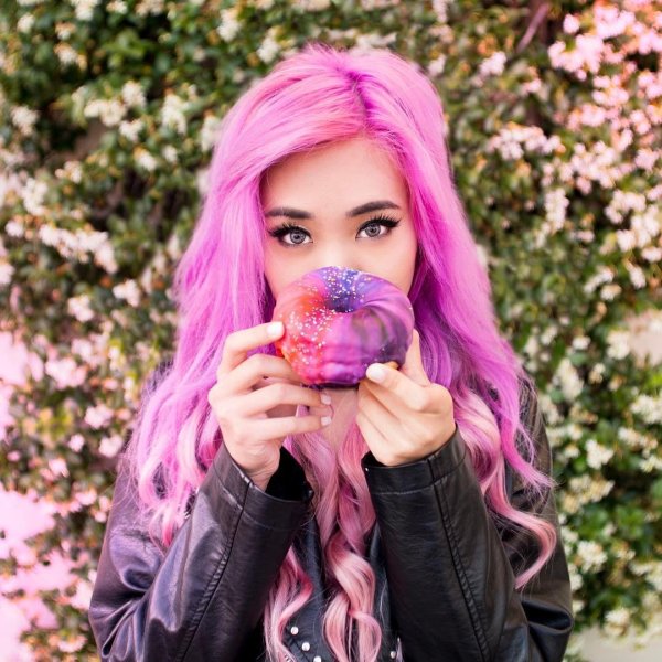 Девушка розовый