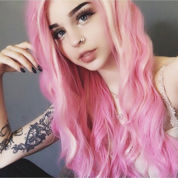 Девушка розовый