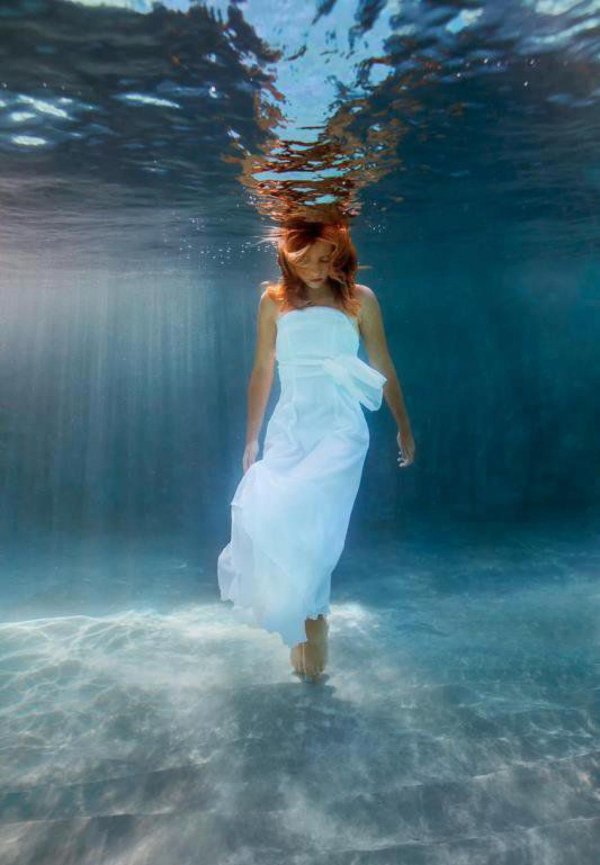 Девушка вода